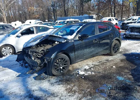 2018 Mazda Mazda3 Touring z USA, uszkodzony, nr VIN 3MZBN1L30JM255720